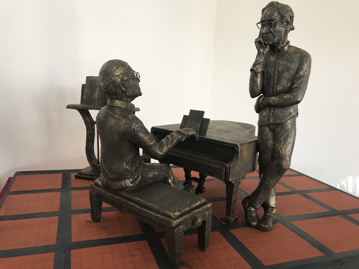 Statua dedicata a Franco Battiato e Lucio Dalla